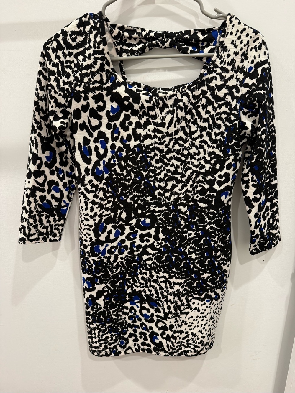 Forever 21 Black and White Animal Print Top with Box Back Detail size M